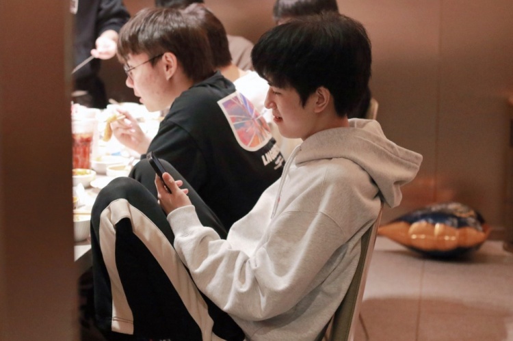 LNG花絮返图：“折扣餐厅”再次聚餐的返图来啦