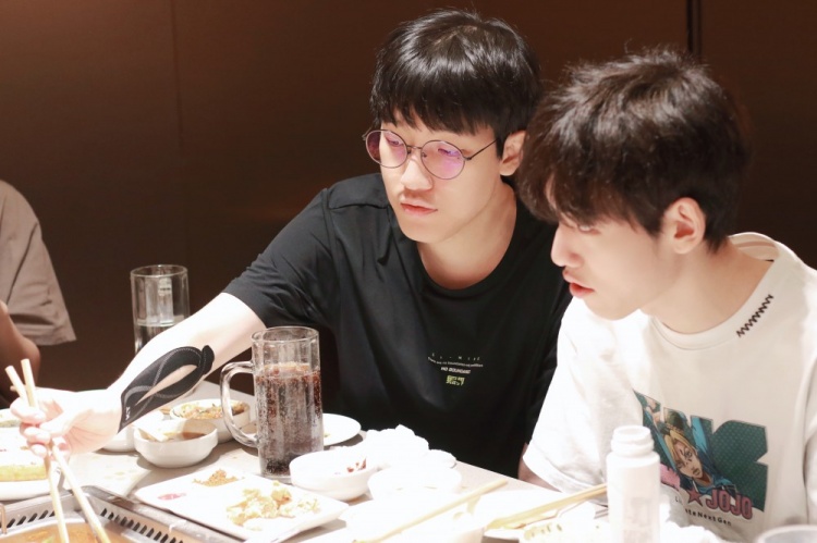 LNG花絮返图：“折扣餐厅”再次聚餐的返图来啦