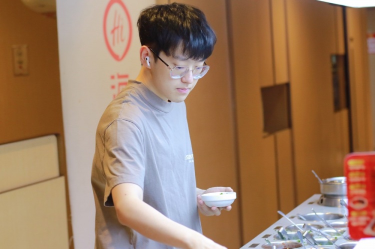 LNG花絮返图：“折扣餐厅”再次聚餐的返图来啦