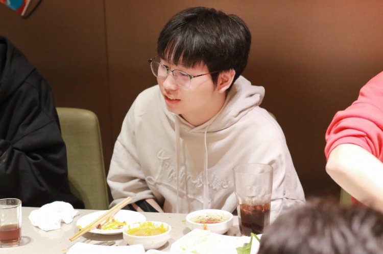 LNG花絮返图：“折扣餐厅”再次聚餐的返图来啦