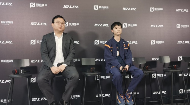 【球盟会】OMG赛后群访 ppgod：比赛中打团方面还需要加强一下吧