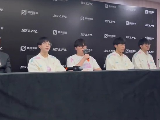 BLG赛后群访 Yagao：塞拉斯赛场强度挺垃圾的 看对面大招好不好用