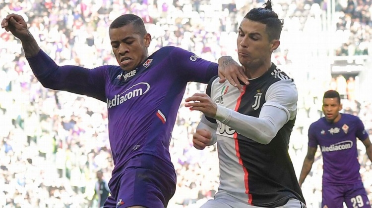 中后卫踢后腰,中场多一人,瓜迪奥拉的曼城近4战轰21球