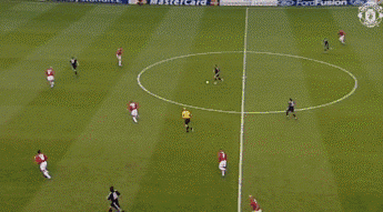 大罗的帽子戏法与小贝的“救赎”，回顾20年前梦剧场的巅峰对决