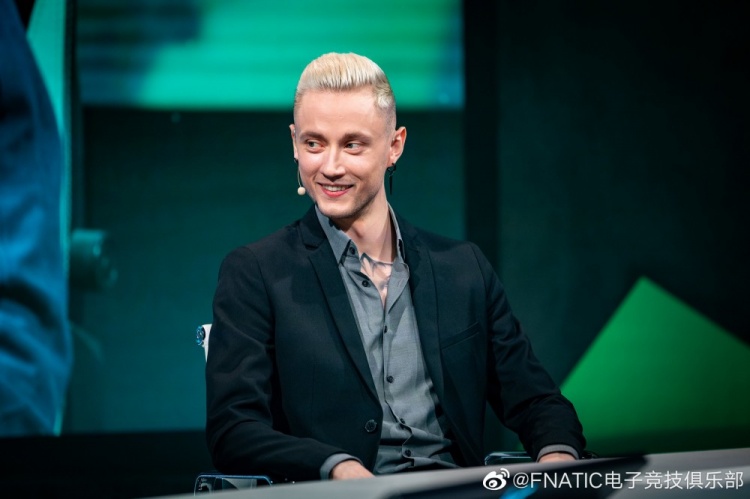 FNATIC晒照:请查收Rekkles的周末帅照~
