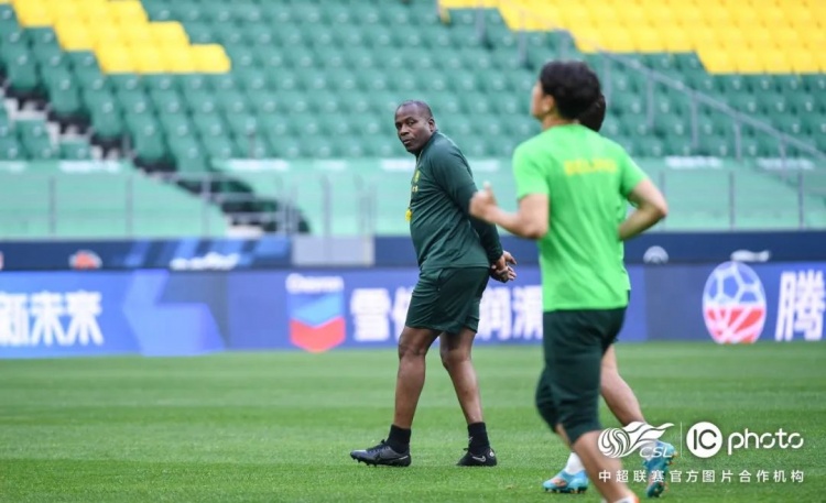 赛前 | 斯坦利：“球队保持斗志 全力拿下比赛”