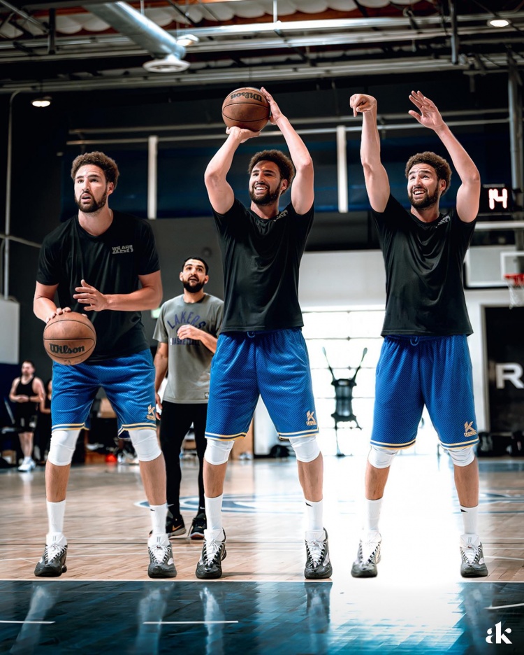 颜值相当能打！克莱训练上脚个人新一代签名鞋KT9