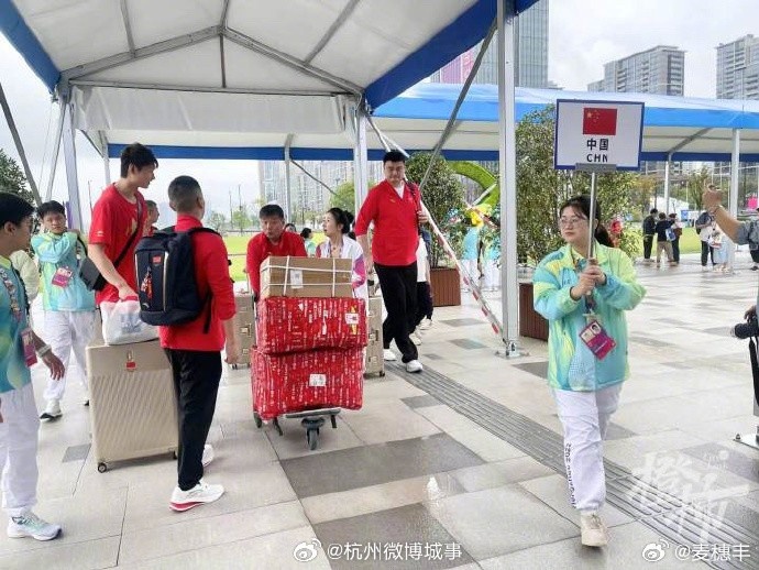 祝好运！中国男篮已于今天下午乘大巴抵达杭州亚运村