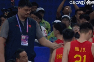 中国男篮在亚运会小组赛中轻松战胜中国台北
