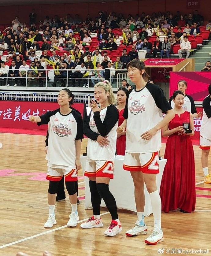 吴頔：这赛季四川女篮大概率蝉联WCBA冠军吧？