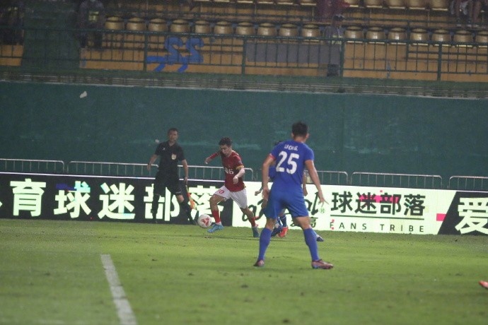 中甲联赛第27轮，广州队0-1负于丹东腾跃