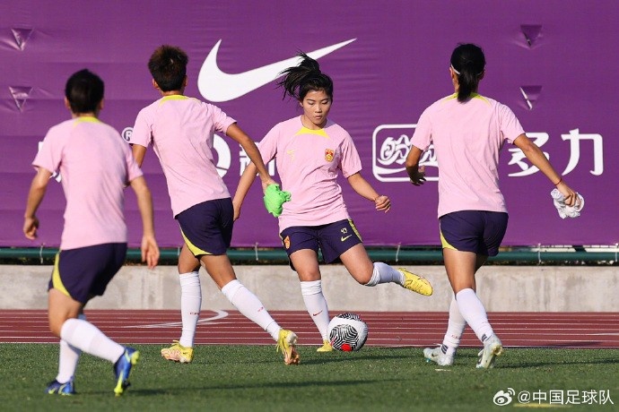 水庆霞：感谢球迷朋友对中国女足的关心，希望能够打出自己的水平