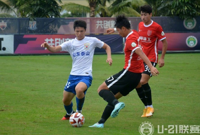 刘国宝造点并破门，山东泰山U21队2-1逆转成都蓉城U21队