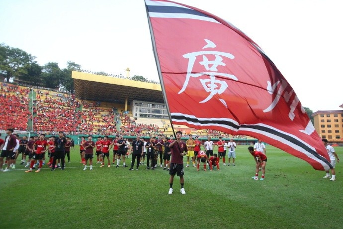 中甲联赛第29轮，广州队0-2负于青岛西海岸