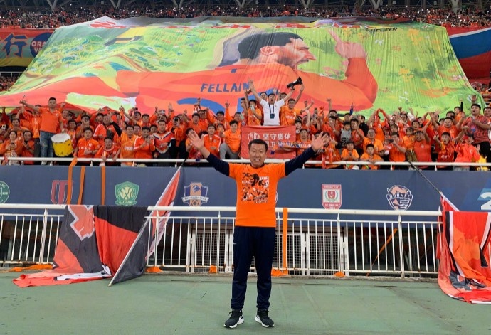 感谢所有球迷们的鼓励与支持，我们是橘红色的火焰！ ​​​ ​​