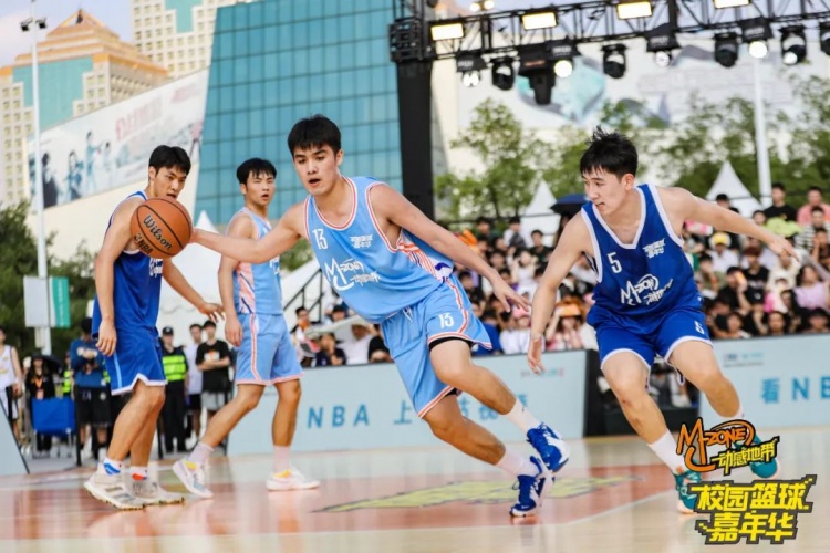 易建联颁奖！中国移动联手NBA 践行「助力校园篮球」理念