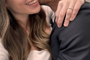 ❤️得此贤妻夫复何求！巴尔韦德妻子晒多张照片祝贺丈夫续约