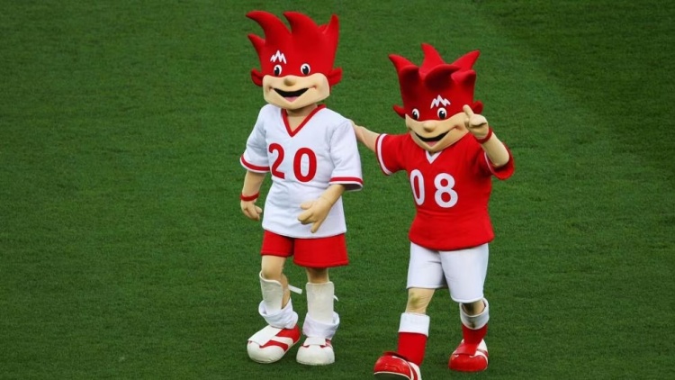 可爱捏?UEFA盘点欧洲杯吉祥物：兔子伯尔尼 明夏小熊阿尔巴特