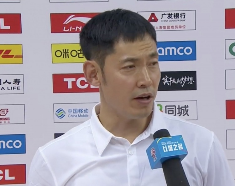 张庆鹏：希望我的球员在后面的比赛中尽快康复 赶紧回来?