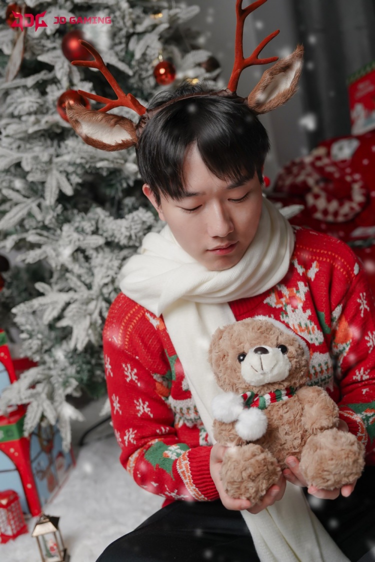 JDG发布队员圣诞祝福：Merry Christmas