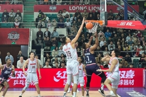 广东男篮105比93逆转广州男篮，媒体人点评场上表现
