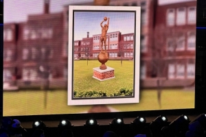 NBA传奇奥斯卡-罗伯特森将在高中母校建立雕像