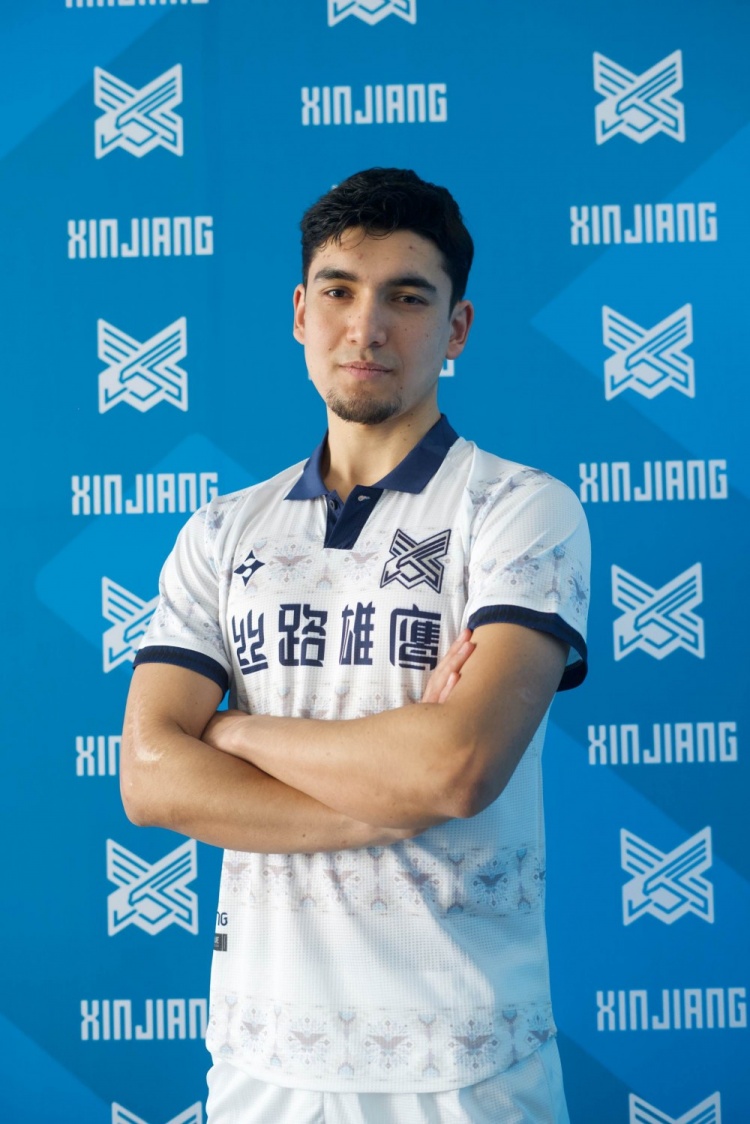新疆丝路雄鹰官宣首位球员，从中甲到中冠他要为家乡球队而战