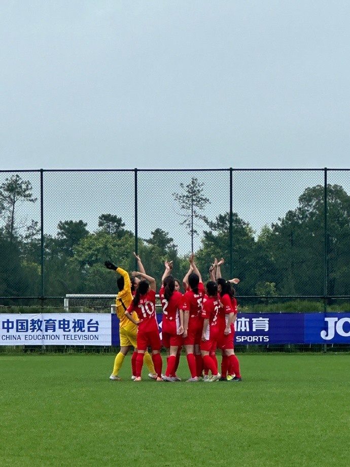 中国女足乙级联赛小组赛，同济海港女足1比0战胜沧州雄狮女足