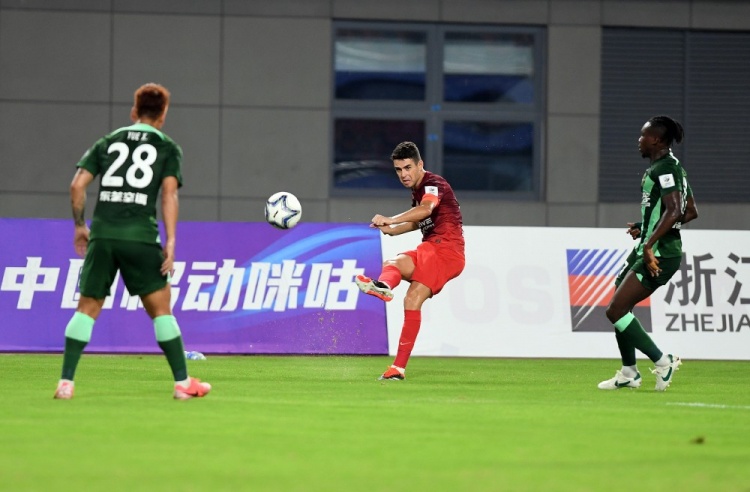 足协杯第五轮，上海海港2-1浙江队，李圣龙、巴尔加斯破门