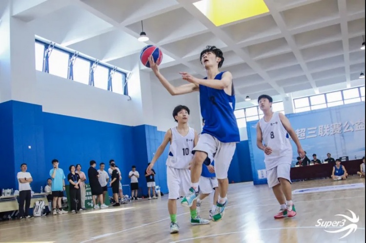 与众不同，播种热爱！超三联赛公益校园行走进张家港市第一中学