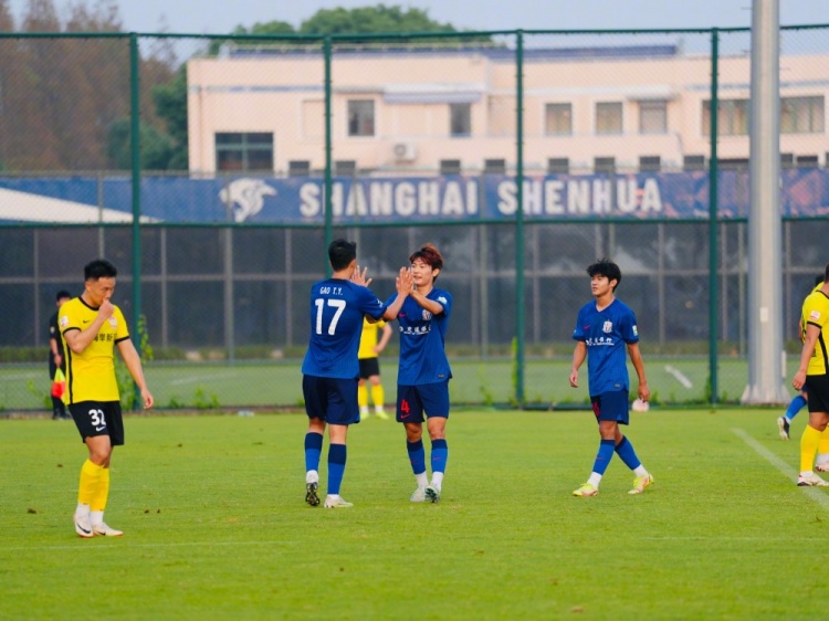 内部教学赛：申花2-0胜青岛西海岸，路易斯和高天意进球