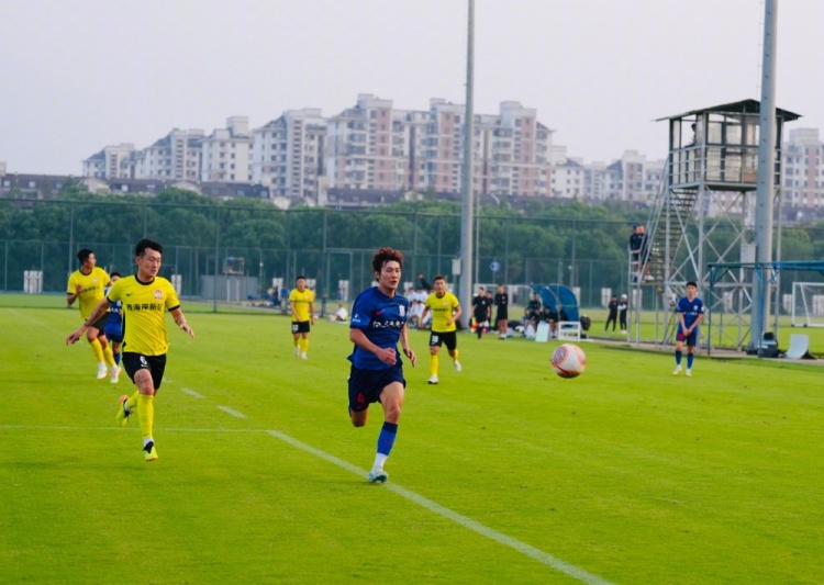 内部教学赛：申花2-0胜青岛西海岸，路易斯和高天意进球