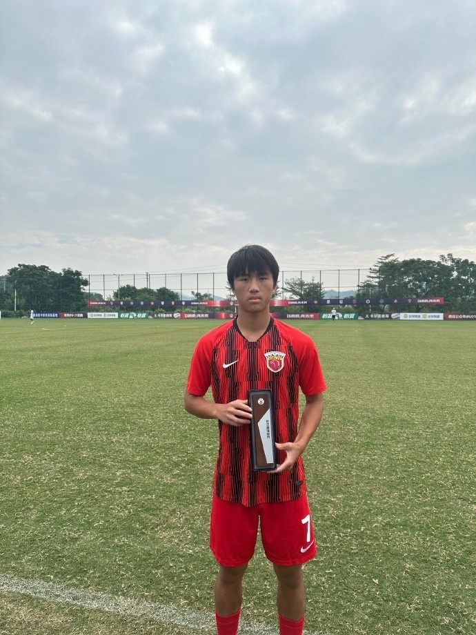 职业俱乐部锦标赛U17组，上海海港U17两回合7-0深圳新鹏城