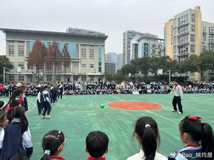 姚均晟走进家乡校园：很荣幸可以传播足球魅力，希望孩子爱上足球