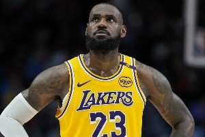 揭秘NBA历史上那些单场10次失误仍赢得比赛的球员