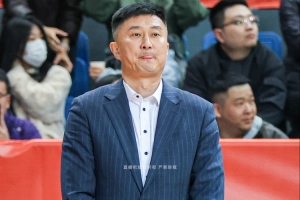 广东篮球队取得历史性胜利提前锁定季后赛资格
