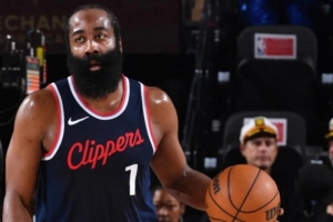 哈登重返50分俱乐部 打破记录引发球迷狂欢