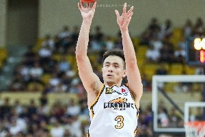 CBA联赛全面战报：辽宁大胜青岛，赵继伟狂砍37分16助攻