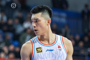 山东男篮郭凯受伤奋战 客场击败北控男篮