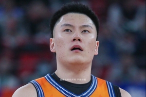 CBA刺激战斗：上海不敌浙江，李弘权伤情令人揪心