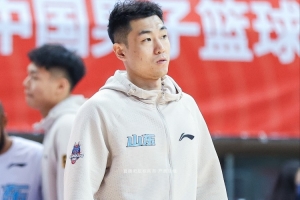 山东男篮队长高诗岩感冒基本痊愈，备战硬仗