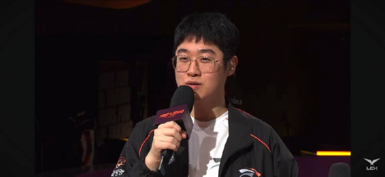 全力备战面对TES！Zeus：虽然他们输了，但很可能一天内变强