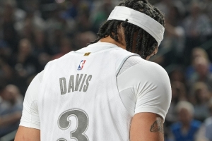 独行侠球星浓眉安东尼-戴维斯谈达拉斯生活