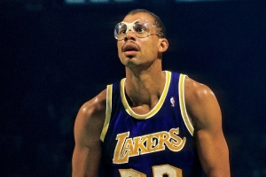 NBA传奇"天勾"卡贾巴尔78岁生日快乐