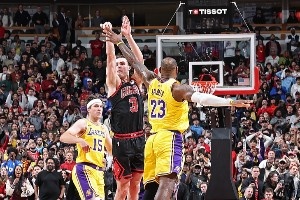 盘点2024-25赛季NBA常规赛十大压哨绝杀