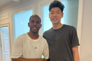 籃球運動員崔永熙晒与马刺球星合照