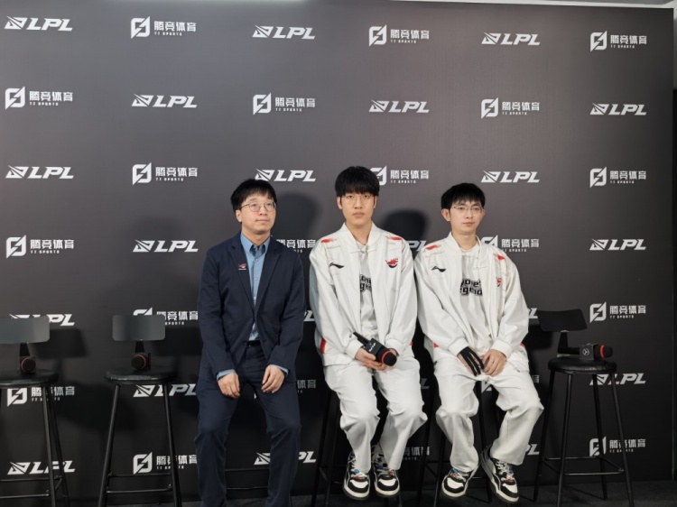 AL赛后群访 教练：今天的失利暴露了一些问题 幸好是常规赛能调整
