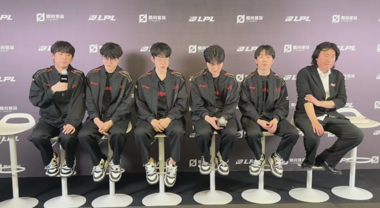 这是躺平了？JDG赛后群访 Xun：调整就是放平心态 该干嘛干嘛