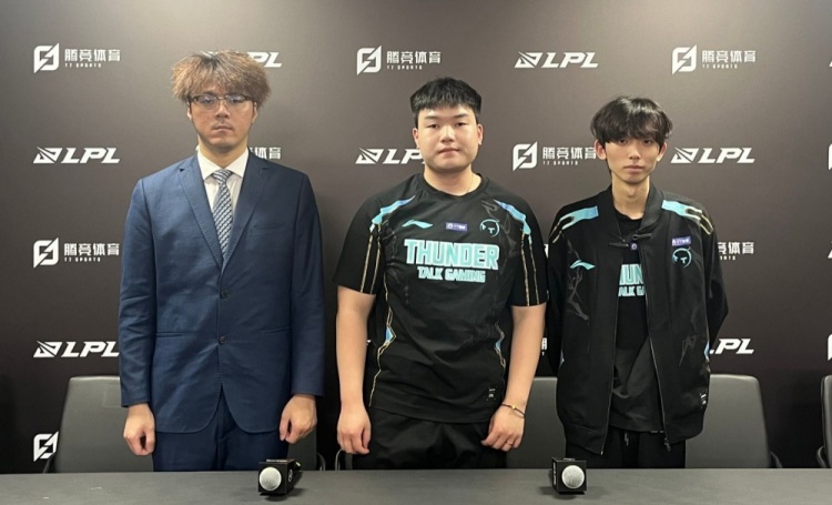 TT赛后群访 教练：我们边线容易出问题 一旦失误就很难进行游戏
