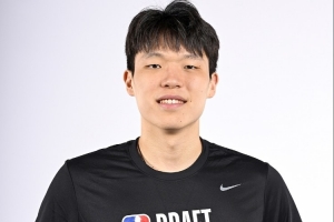 杨瀚森在试训中表现出色，全面数据惊艳观众
